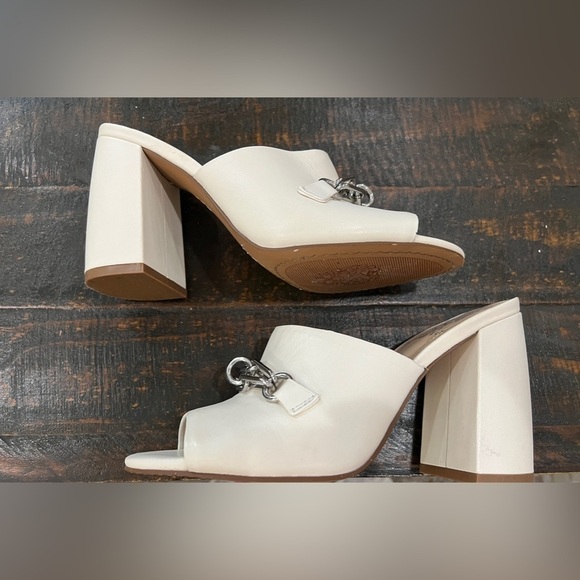 Vince Camuto Gessien Slide Sandal - Picture 6 of 6